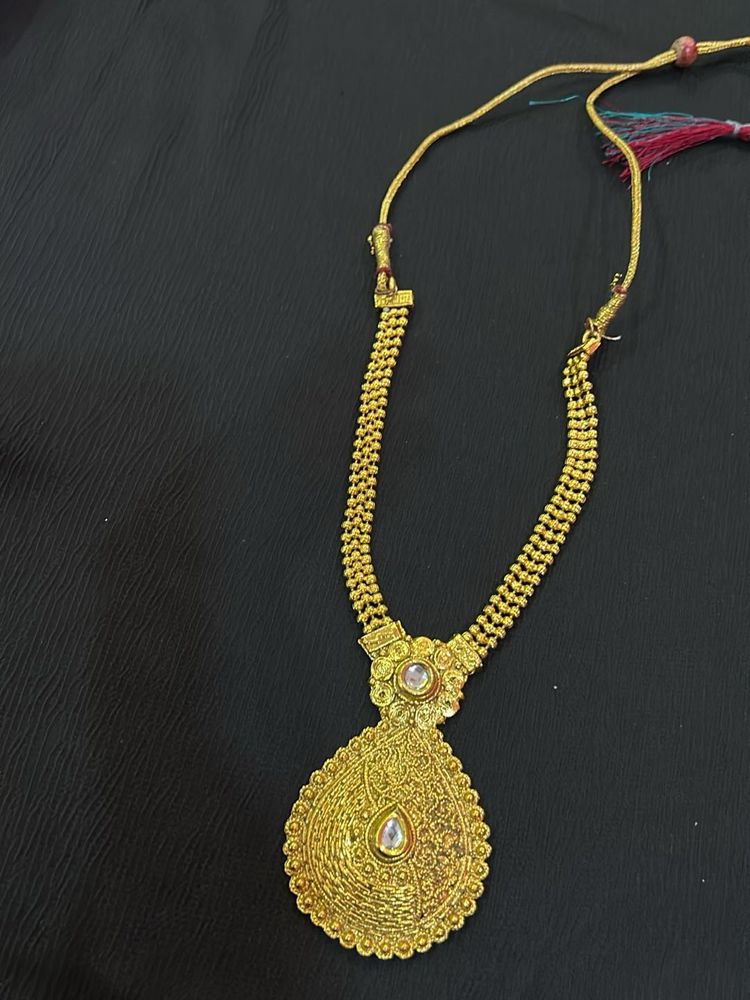 Vintage Gold-Tone Teardrop Pendant Necklace