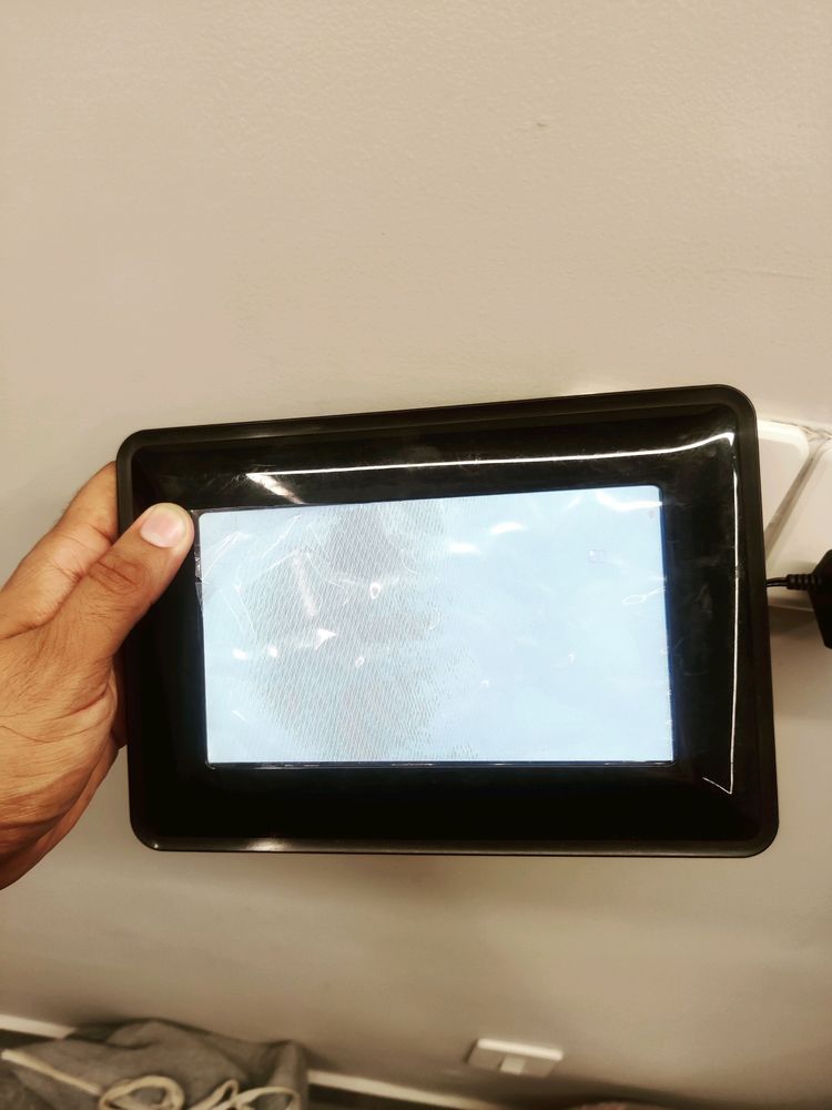 Coby Wide Screen 7&#34; Digital Photoframe