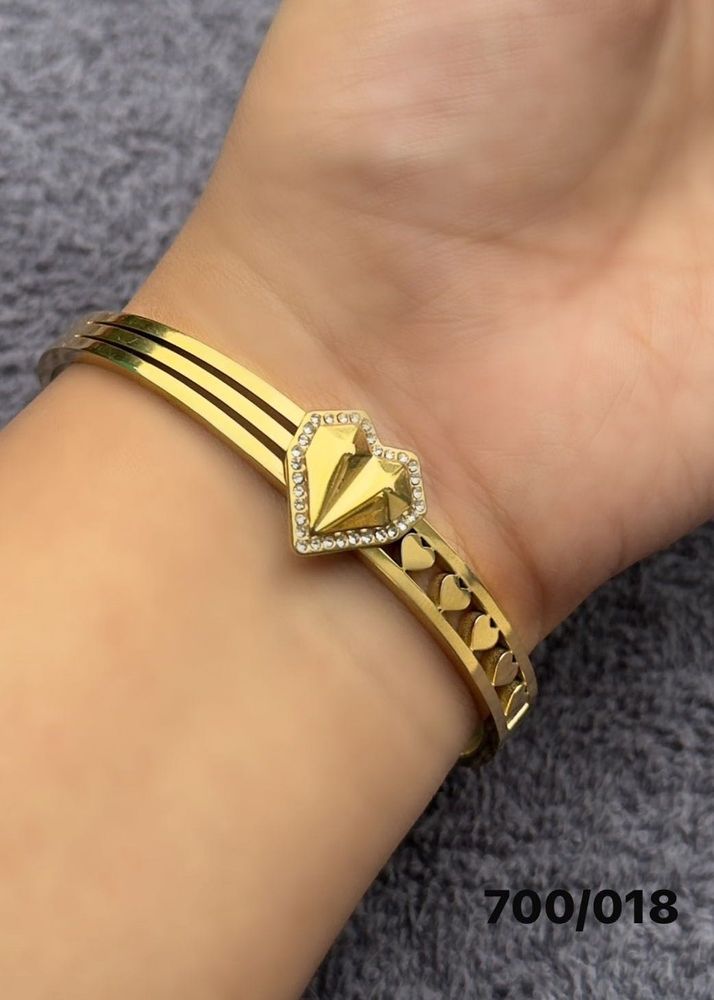 Gold Heart Bangle Bracelet