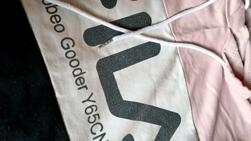 Colorblock Graphic Hoodie – Comfy, Cool &amp; Street-S