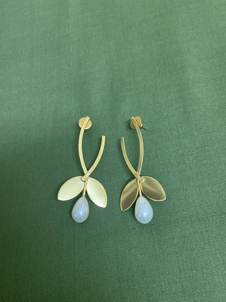 Gold Leaf &amp; Moonstone Drop Earrings