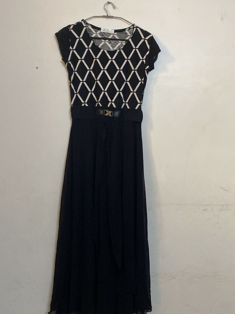 Chic Black &amp; White Dress