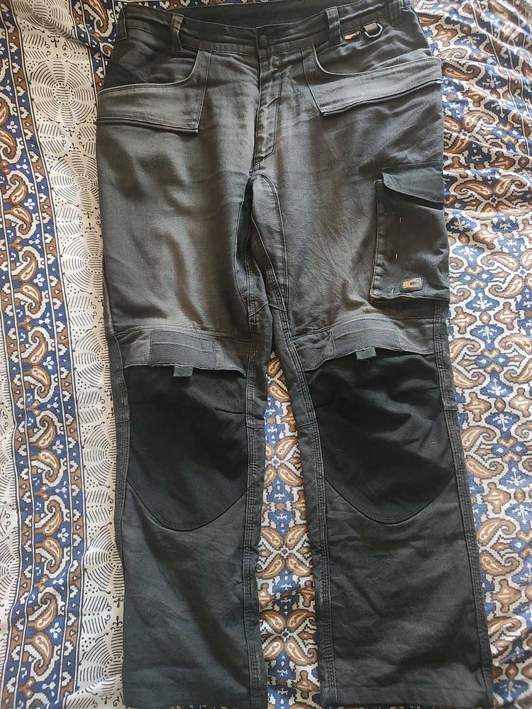 riding Cargo Pants side pocket