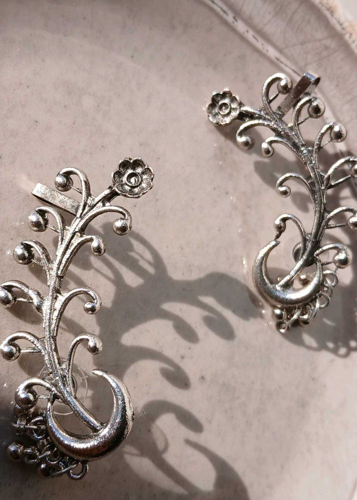 Oxodized Curve Earrings