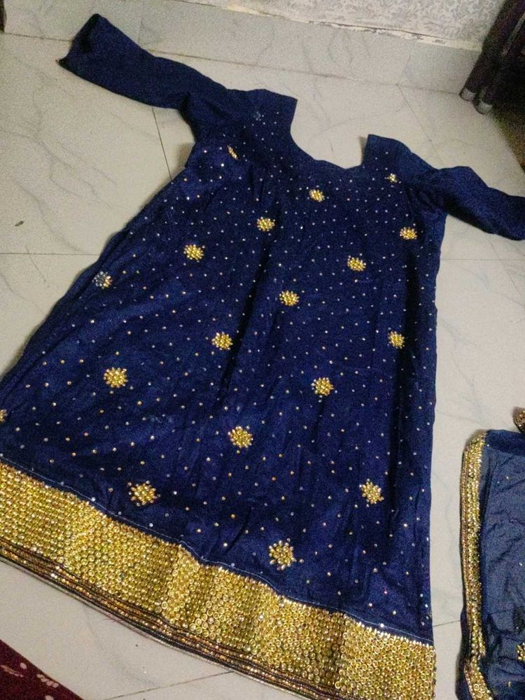 Elegant Blue &amp; Gold Embroidered Kurta