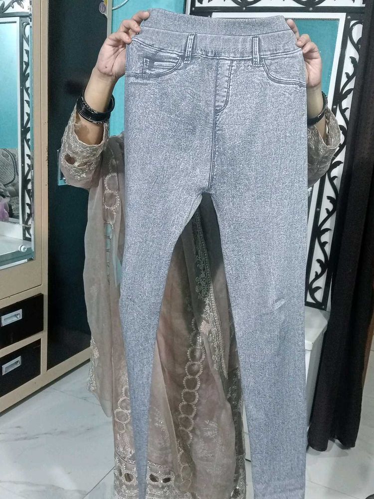 Gray Jeggings like new grey colour legging ❤️