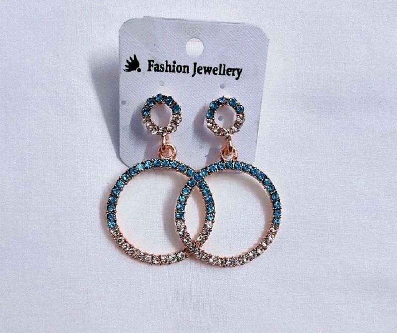 Girl&#39;s Round  Earring
