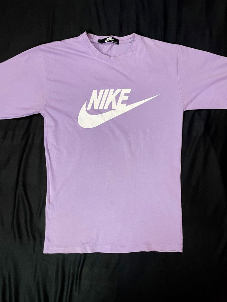 Nike T-shirt