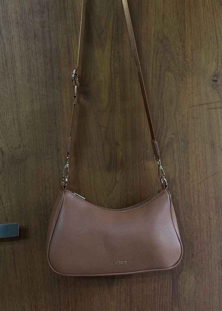 Vintage-style Shoulder Bag