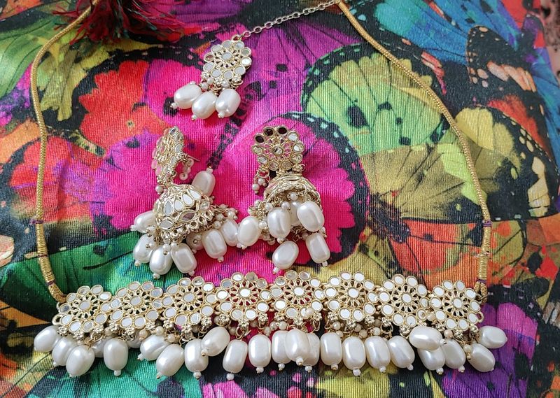 Necklace With Earrings &amp; Mang Tika