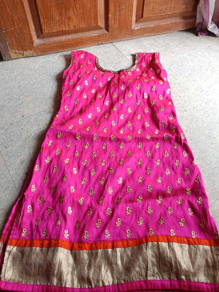 Pink &amp; Gold Embroidered Kurti