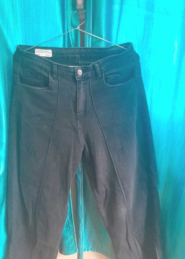 Black Jeans With Slit