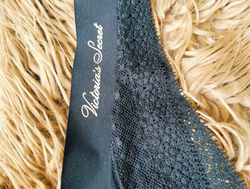 Victoria&#39;s Secret Smoothing Shimer Lace-Trim Thong