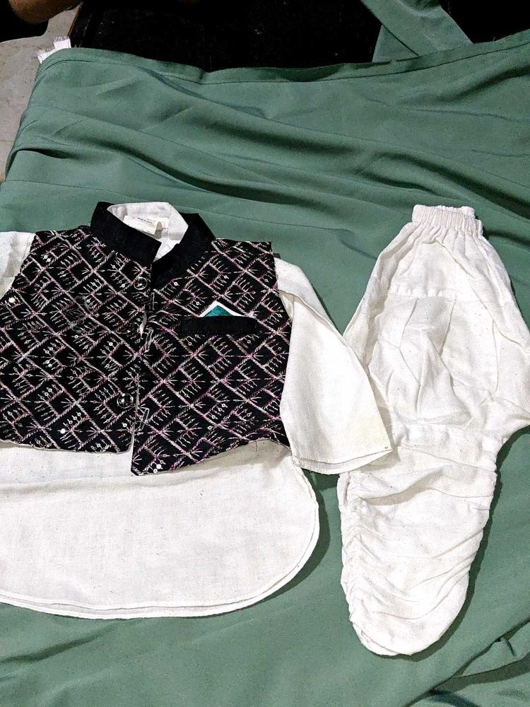 Traditional White Kurta Pajama With Black Jacket