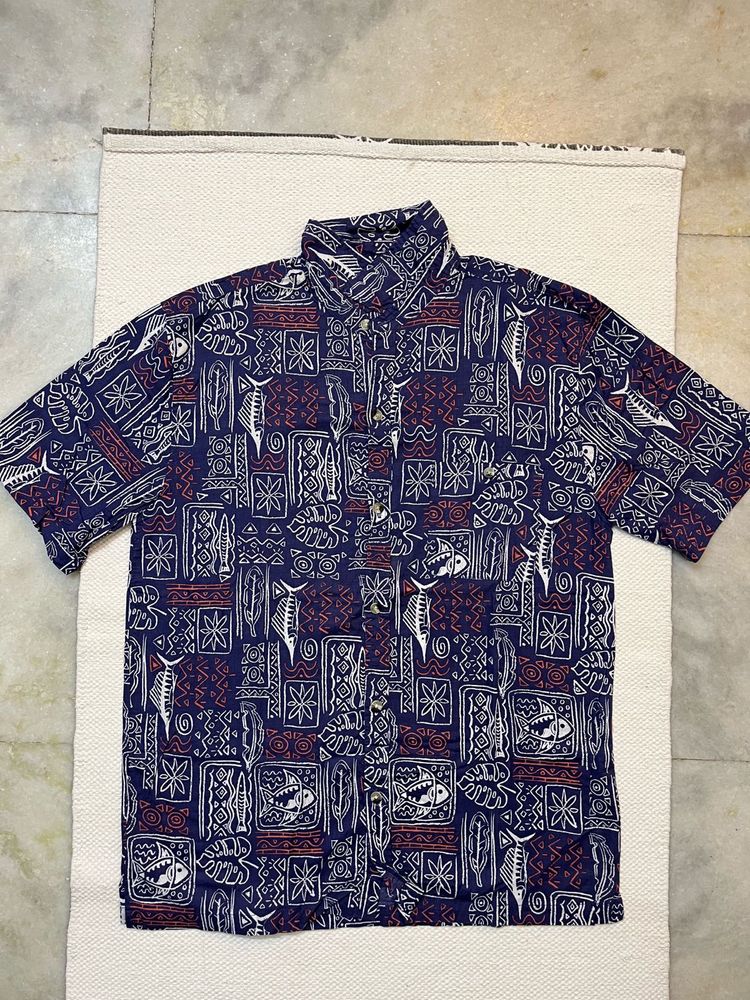Patterned Men&#39;s Shirt Size L