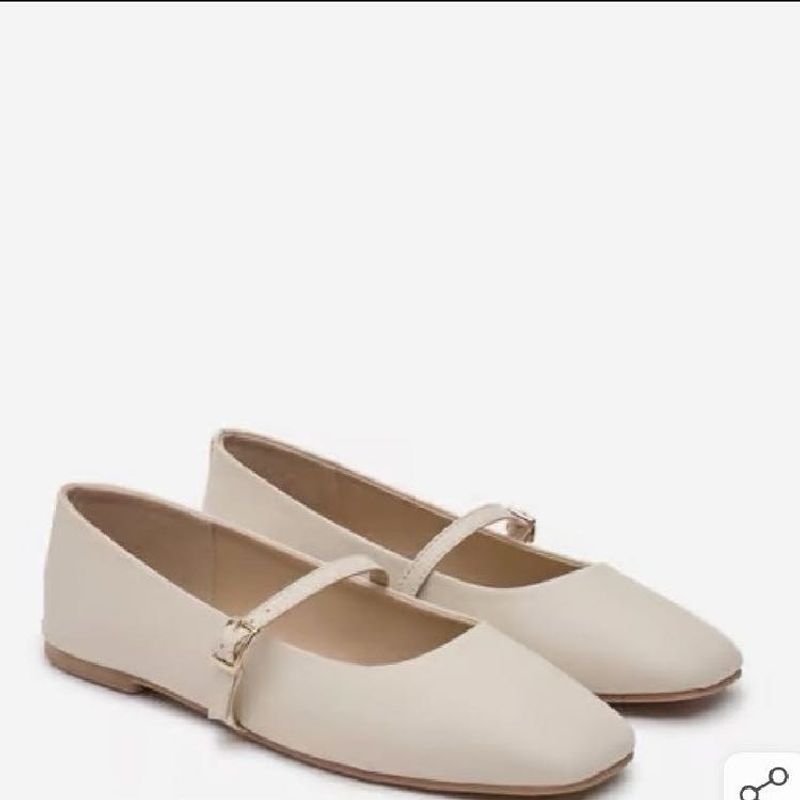 Elegant Cream Ballerinas