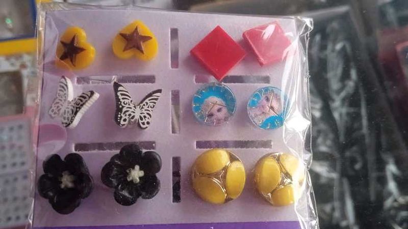 Earing Tops