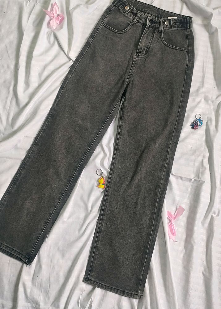 Straight Jeans