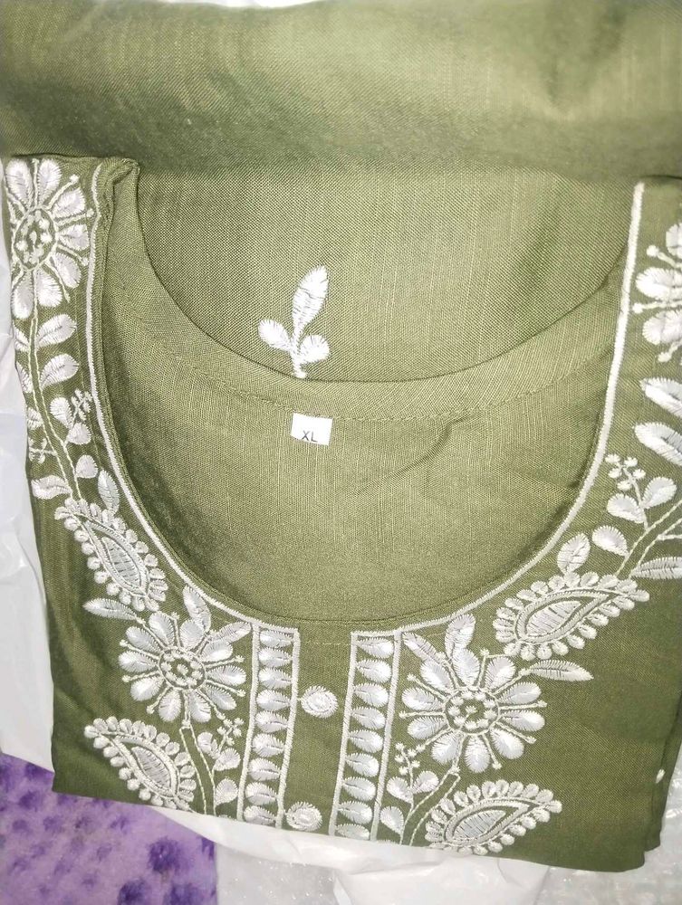 Olive Green Embroidered Kurta XL size