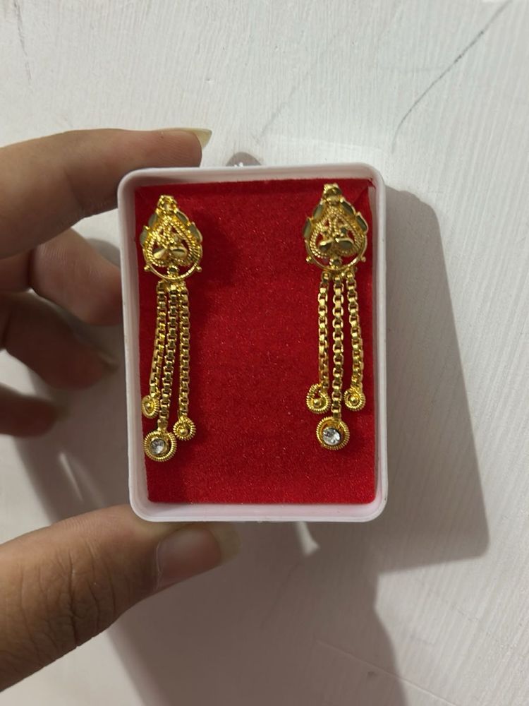 Elegant Gold Earrings