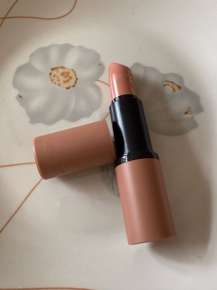 🆕 Nude Lipstick