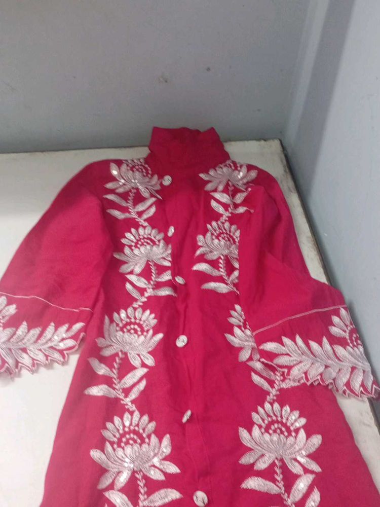 Elegant Embroidered Kurta