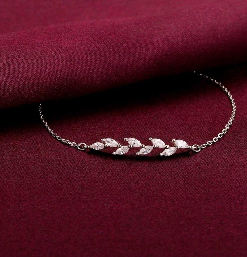 New 925 silver leaf pattern Bracelet