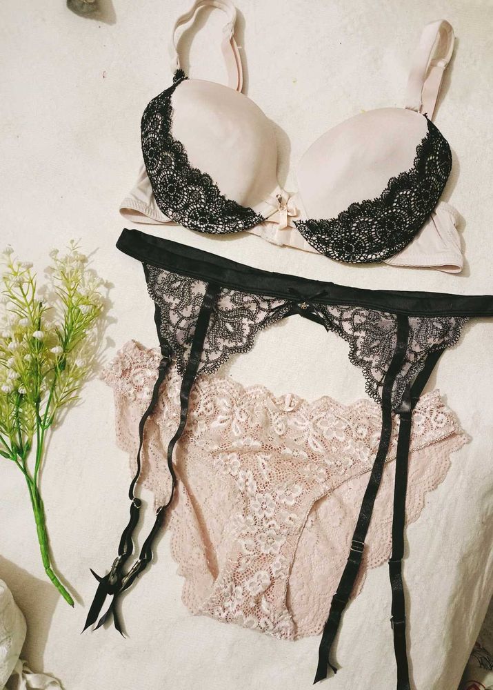 Beutiful Bra Panty Garter Set