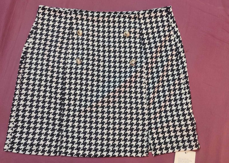 Black and White A-line Skirt With Golden Buttons