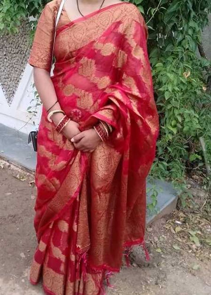 Elegant maroon &amp; Gold Saree