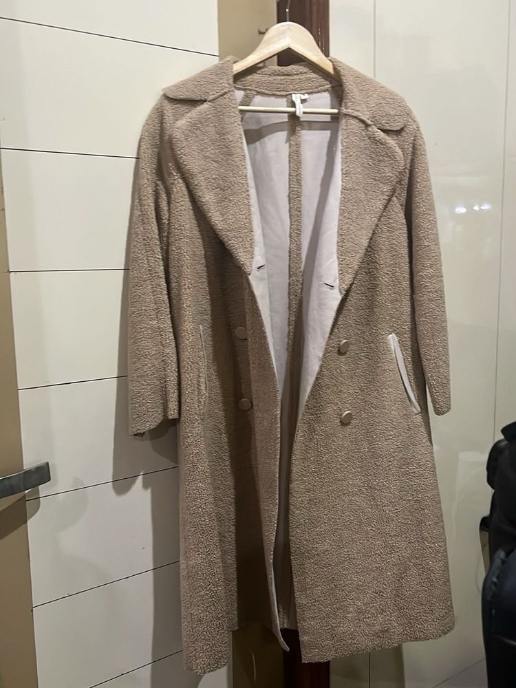 Elegant beige over Coat