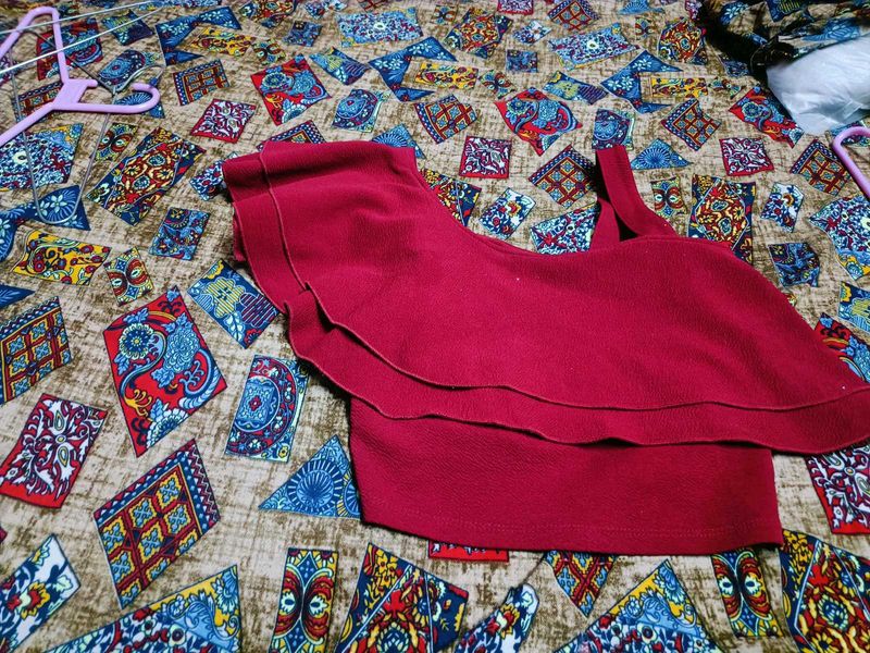 Red Ruffled One Shoulder Crop Top🫀