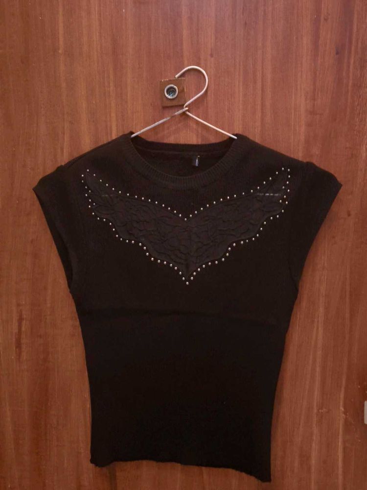 Woman&#39;s Pretty Top