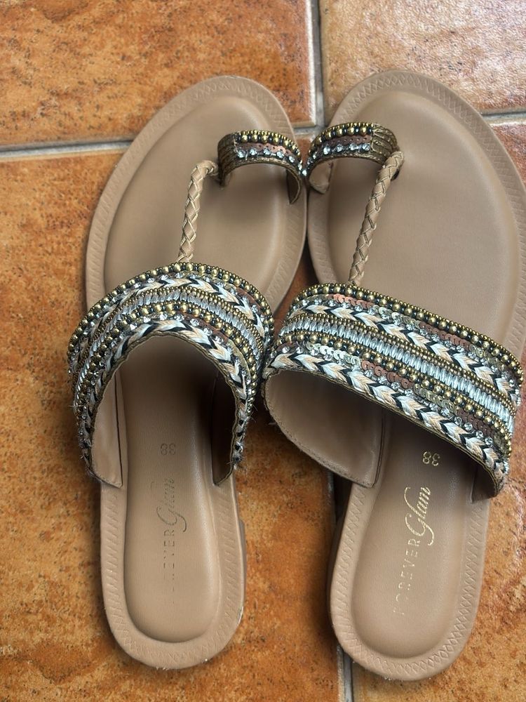 Trendy Glam Flats