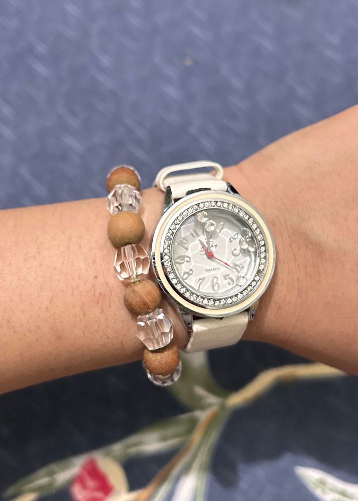 ✨ Elegant White Analog Watch with Crystal Bezel