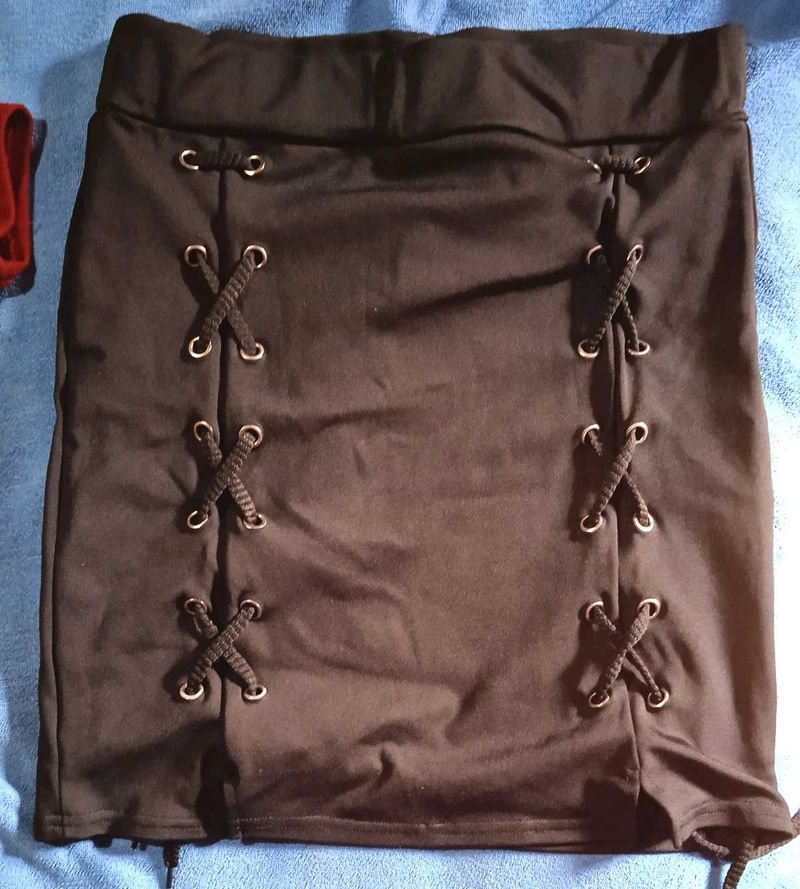 Lace up skirt