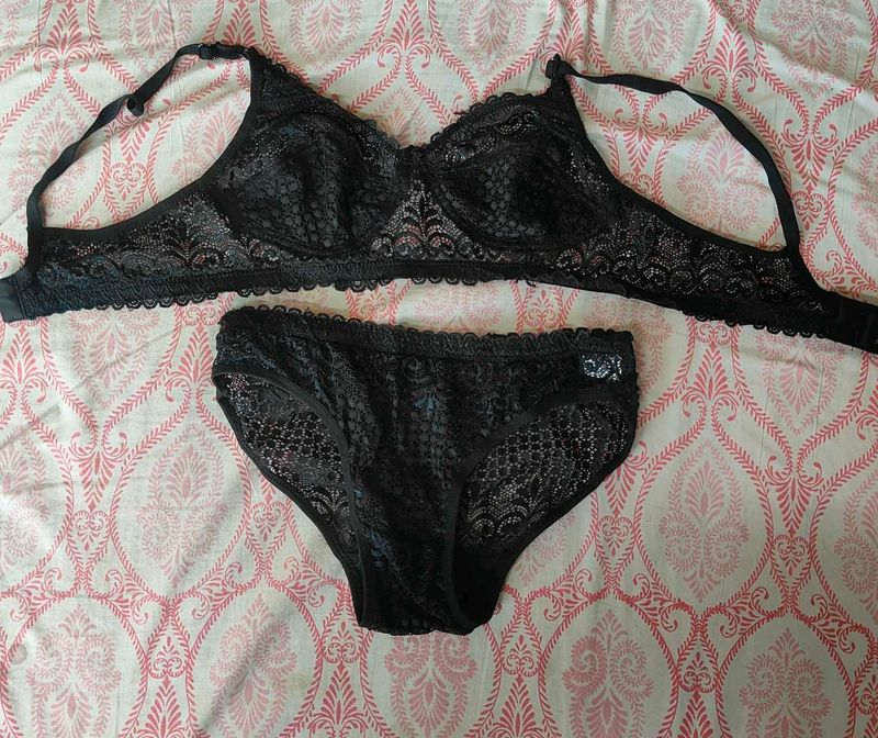 Black Lace Bra and Panty Set