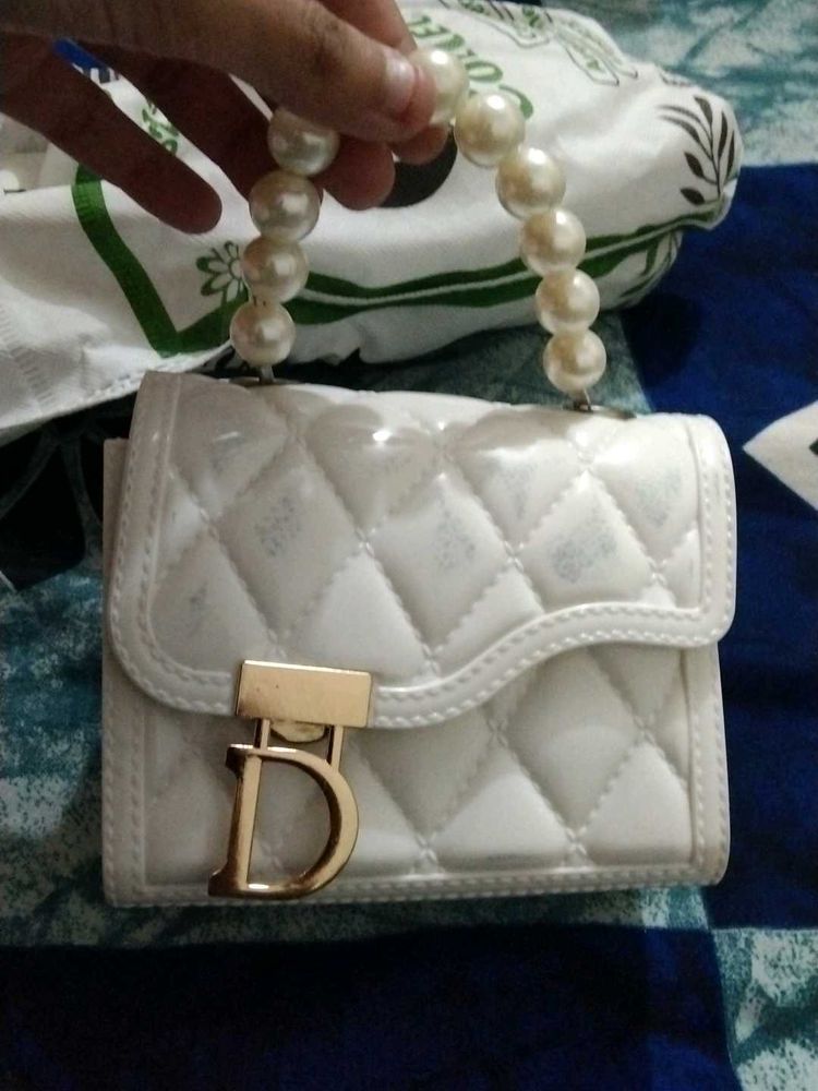 Pearl Handle White Bag
