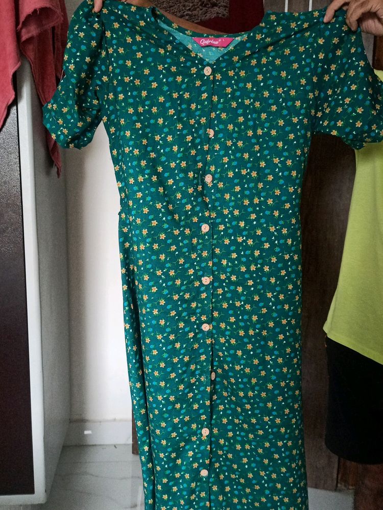 Beautiful Green Floral Dress With Belt.. SALE