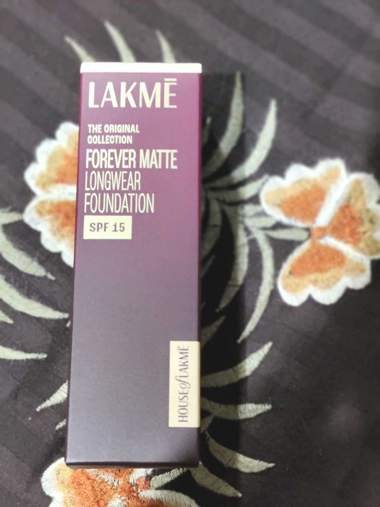 Lakme Forever Matte Foundation