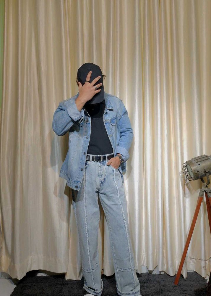 Trendy Wide-Leg Jeans