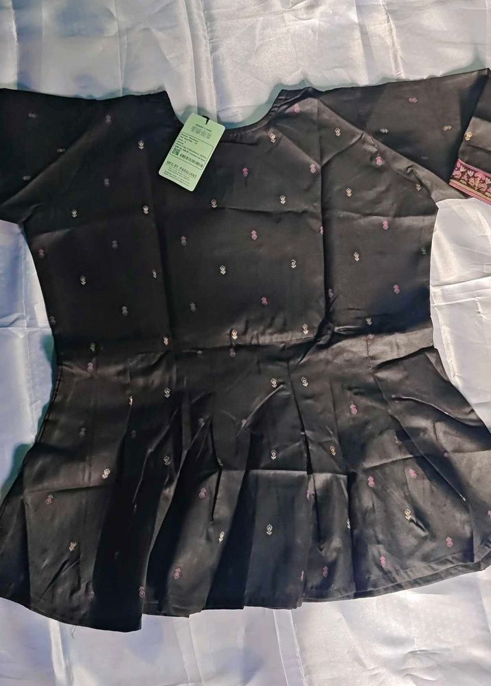 Elegant Black Blouse