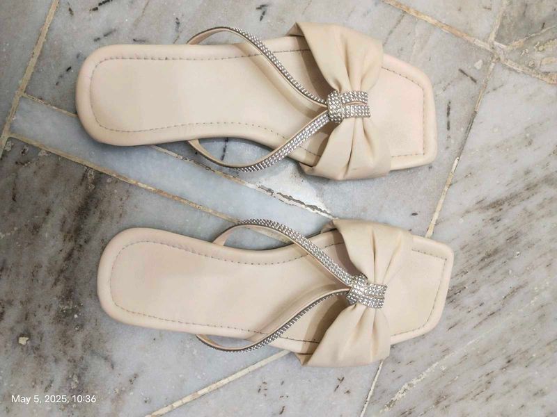 Bow Accentuate Fancy Flats For Women Size 5