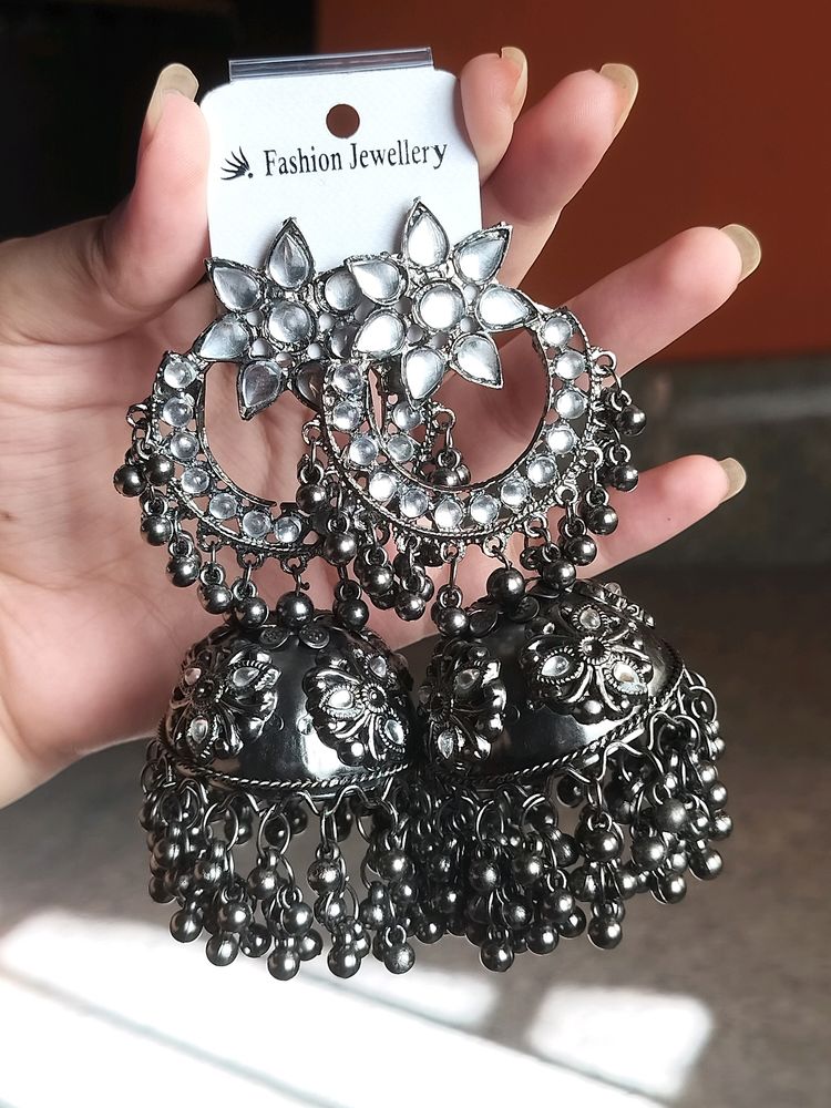 Black Polish &amp; Oxidised Earrings🌷