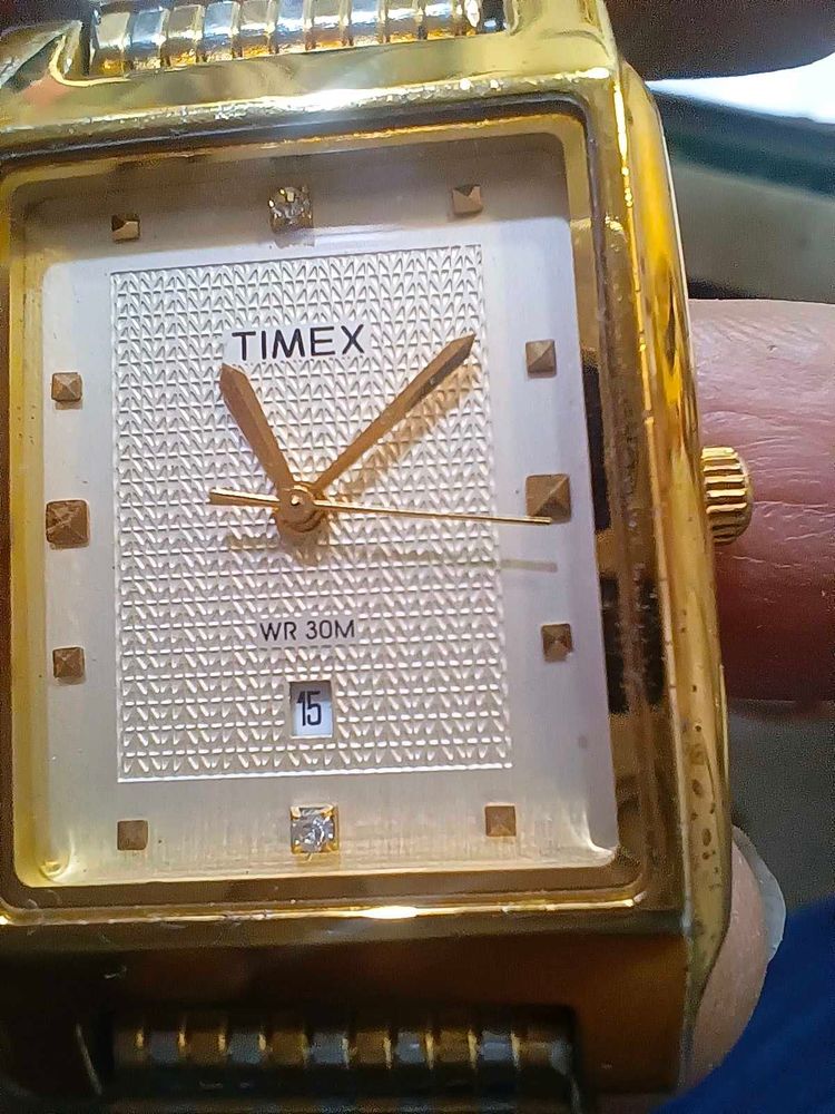 Timex Gold-Tone Wristwatch (fix price)