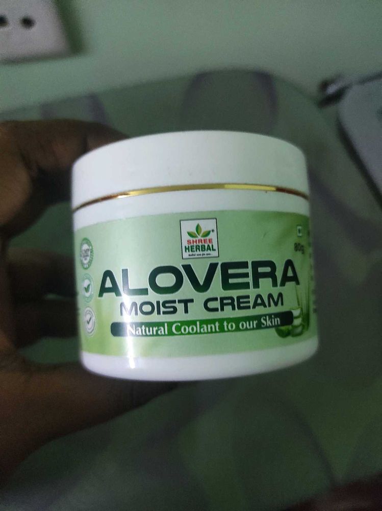 Ooty Alovera Moist Cream