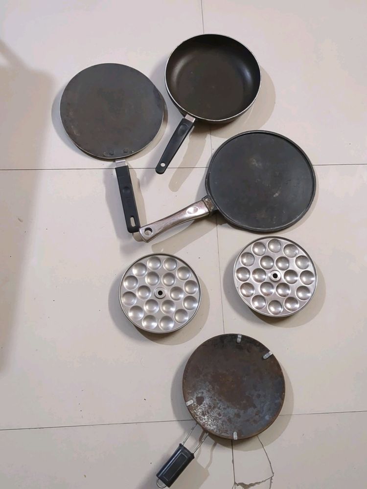 Cooking Pans (Set Of 4) + 2 FREE Idly Plates