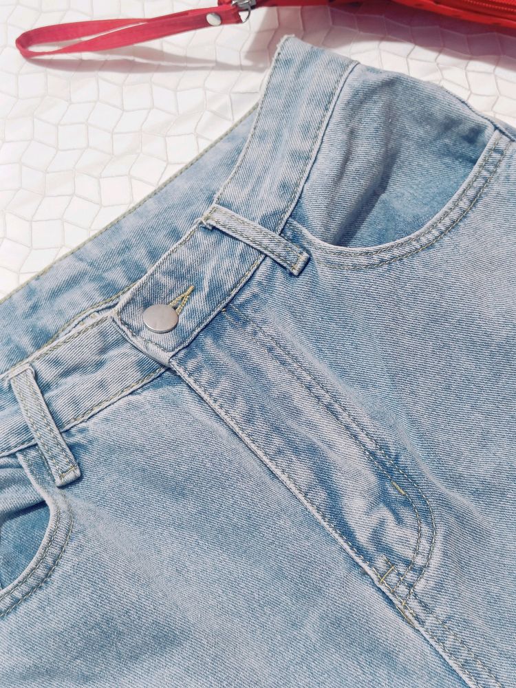 Urbanic Wide Leg Jeans!!