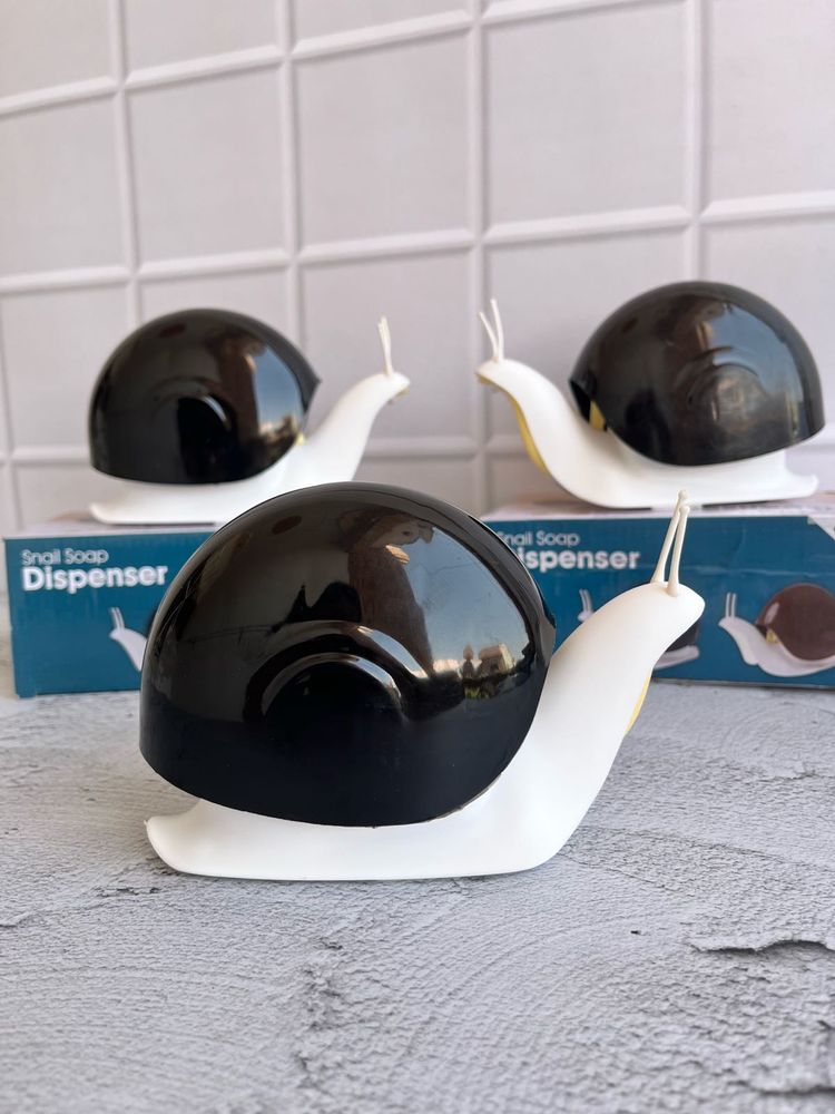 Snail Liquid Dispenser