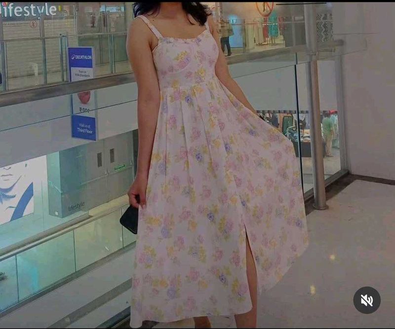 women floral dress